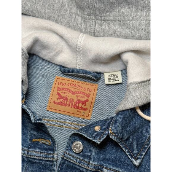 Levis Trucker Jacket Womens Small Blue Jean Denim Hybrid Hoodie Button Up EUC - Picture 3 of 5
